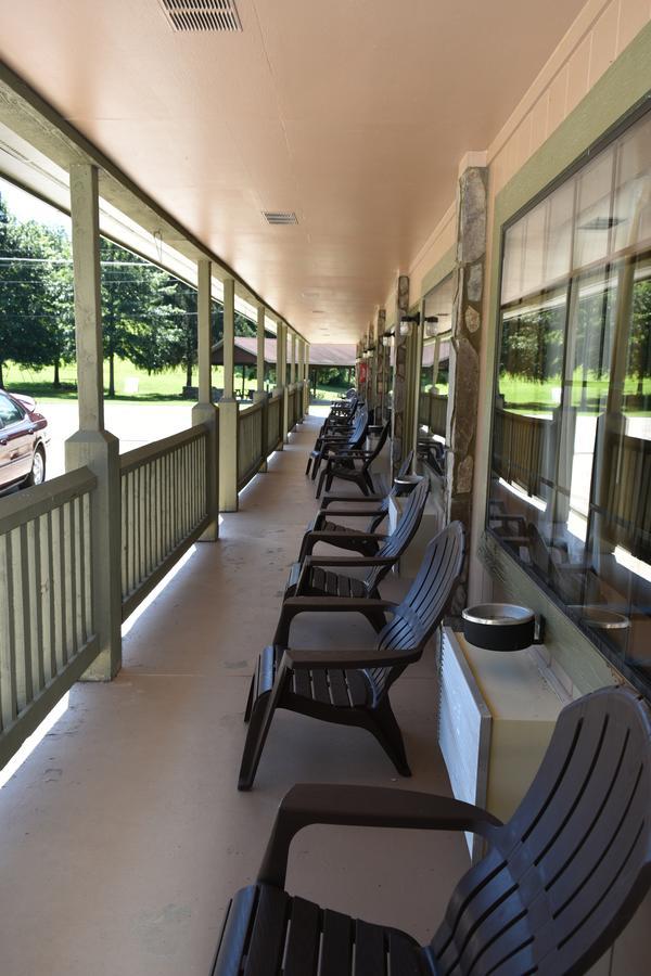 Pioneer Motel And Cabins Cherokee Exterior photo